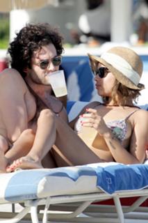 Zoë Kravitz feet photo thumbnail