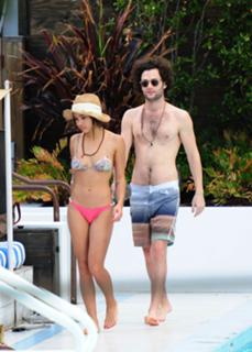 Zoë Kravitz feet photo thumbnail