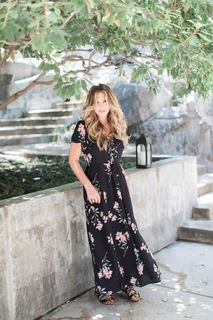 Daisy Fuentes feet photo thumbnail