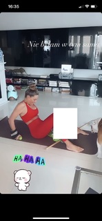Malgorzata Rozenek feet photo thumbnail