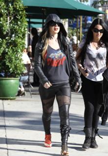 Katherine von Drachenberg feet photo thumbnail