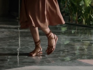 Deepika Padukone feet photo thumbnail