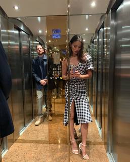 Jamie Chung feet photo thumbnail