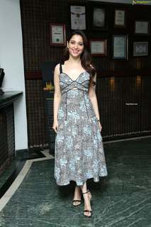 Tamannaah Bhatia feet photo thumbnail