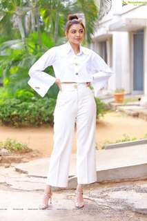 Kajal Aggarwal feet photo thumbnail