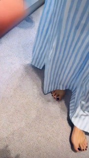 Olivia Wilde feet photo thumbnail