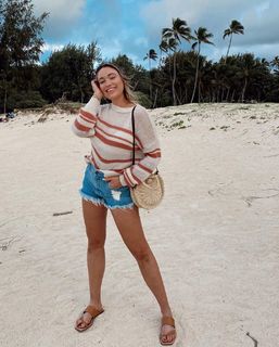 Katrina Bowden feet photo thumbnail