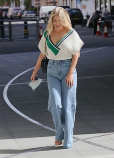 Mollie King feet photo thumbnail