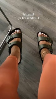 Karrueche Tran feet photo thumbnail