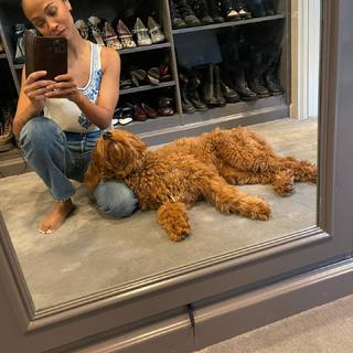 Zoe Saldana feet photo thumbnail