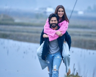 Kriti Sanon feet photo thumbnail