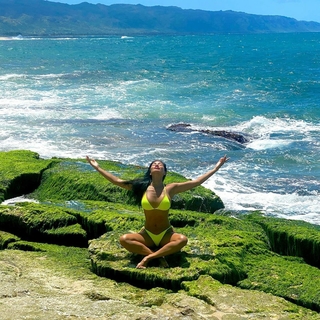 Nicole Scherzinger feet photo thumbnail