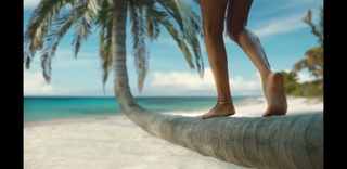 Zoe Saldana feet photo thumbnail