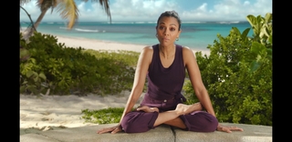 Zoe Saldana feet photo thumbnail