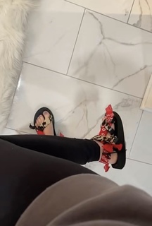 Brittney Smith feet photo thumbnail