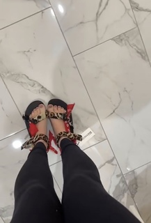Brittney Smith feet photo thumbnail