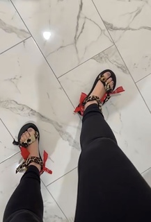 Brittney Smith feet photo thumbnail