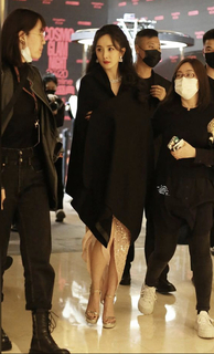 Mi Yang feet photo thumbnail