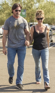 Denise Richards feet photo thumbnail