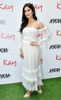 Katrina Kaif feet photo thumbnail