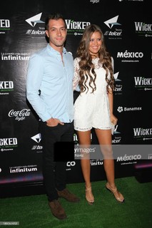 Vanessa Claudio feet photo thumbnail