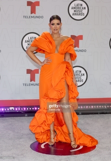 Vanessa Claudio feet photo thumbnail