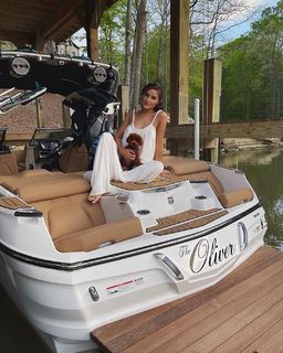 Olivia Culpo feet photo thumbnail
