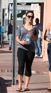 Jessica Lowndes feet photo thumbnail