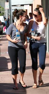 Jessica Lowndes feet photo thumbnail