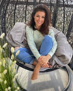 Katarzyna Cichopek feet photo thumbnail