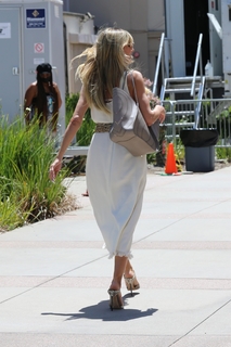 Heidi Klum feet photo thumbnail