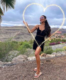 Cristina Pedroche feet photo thumbnail