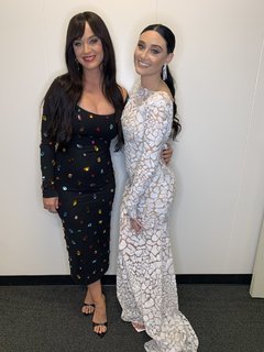 Katy Perry feet photo thumbnail