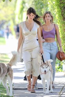 Camila Morrone feet photo thumbnail