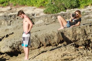 Miley Cyrus feet photo thumbnail