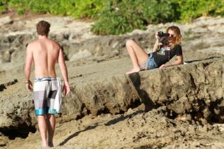 Miley Cyrus feet photo thumbnail