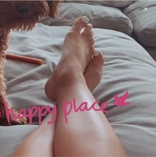 Amanda Saccomanno feet photo thumbnail