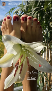 Nicole Murphy feet photo thumbnail