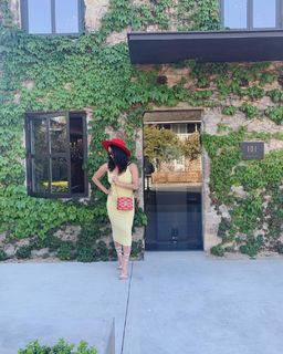 Nikki Garcia feet photo thumbnail