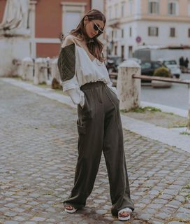Cristina Buccino feet photo thumbnail