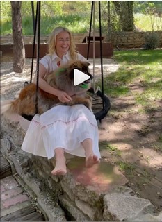 Chelsea Handler feet photo thumbnail