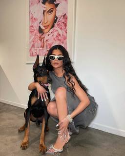 Kylie Jenner feet photo thumbnail