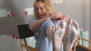 Brie Larson feet photo thumbnail