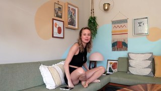Brie Larson feet photo thumbnail