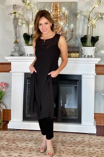 Lisa Robertson feet photo thumbnail