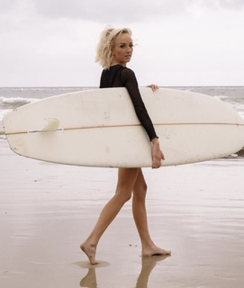 Nastia Liukin feet photo thumbnail