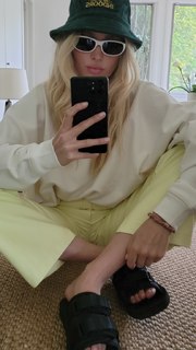 Elsa Hosk feet photo thumbnail