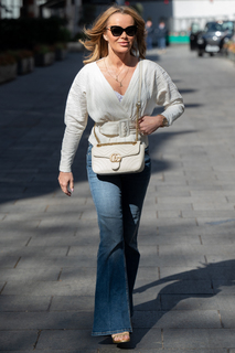Amanda Holden feet photo thumbnail