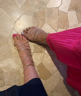 Sarah Michelle Gellar feet photo thumbnail