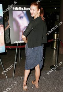 Kate Walsh feet photo thumbnail